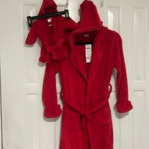 NWT 2- pice (Leveret) Fleece Collection
Kids, 14y Robes with DollFR-Redg